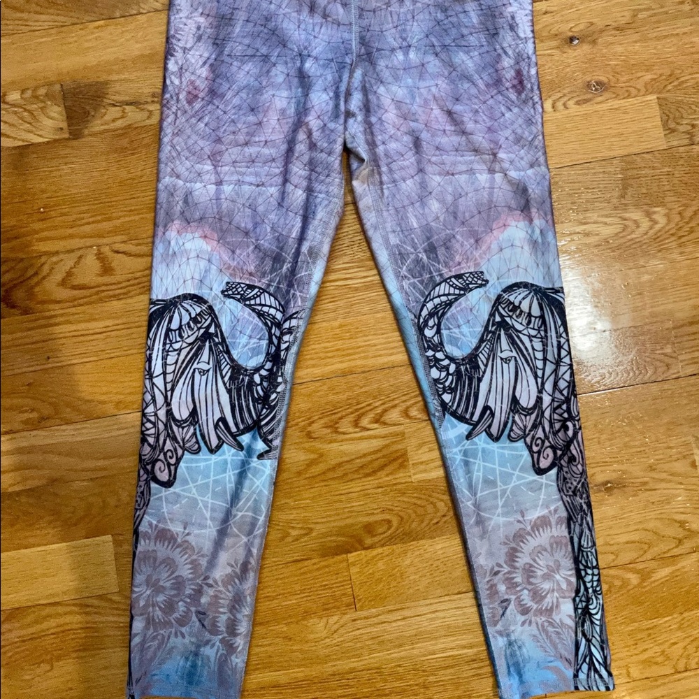 Silky elephant yoga pants size M